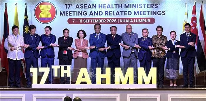 Trưởng đoàn 11 nước và đại diện Cộng đồng Văn hóa - Xã hội ASEAN tại AHMM-17. Ảnh: Viên Luyến/TTXVN