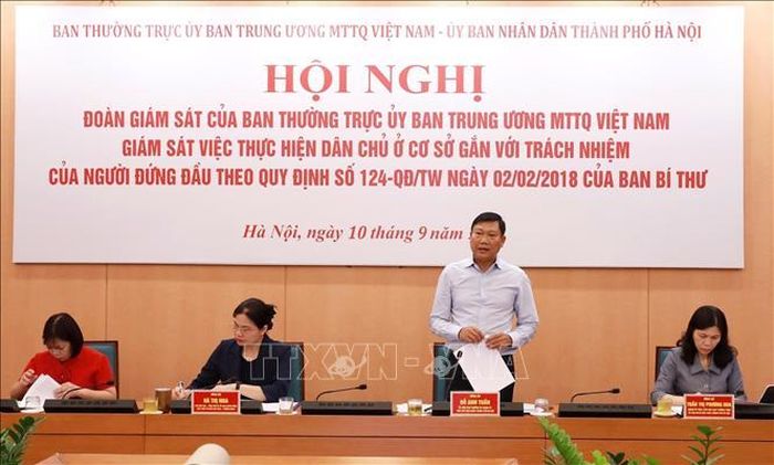 Phó Chủ tịch UBND thành phố Hà Nội Đỗ Anh Tuấn phát biểu tại buổi làm việc. Ảnh: Hùng Mạnh/TTXVN