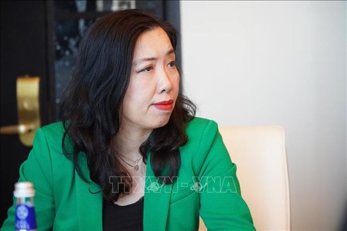 Thứ trưởng Ngoại giao Lê Thị Thu Hằng tại cuộc làm việc.