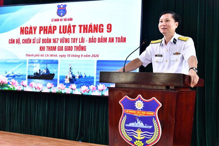 Đại tá Nguyễn Thành Nhân, Chính ủy Lữ đoàn 167 phát biểu.