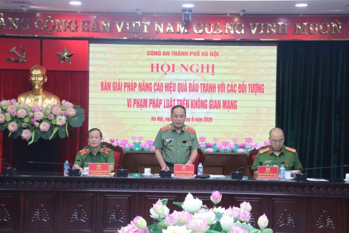 Trung tướng Nguyễn Thanh Tùng - Giám đốc Công an TP Hà Nội phát biểu chỉ đạo tại hội nghị.