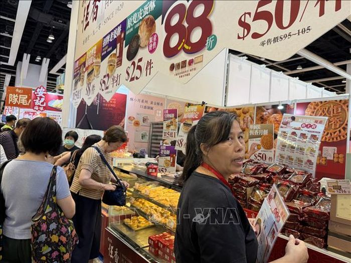 Các thương hiệu bánh trung thu Hong Kong đưa ra nhiều hình thức khuyến mại hấp dẫn để hút khách.