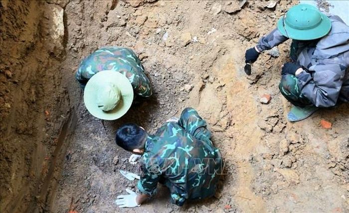 Tại khu phố Thành Cổ, phường Quảng Trị, từ ngày 10/8 đến nay đã quy tập 27 hài cốt liệt sĩ, trong đó có 5 mộ tập thể. Ảnh: TTXVN phát