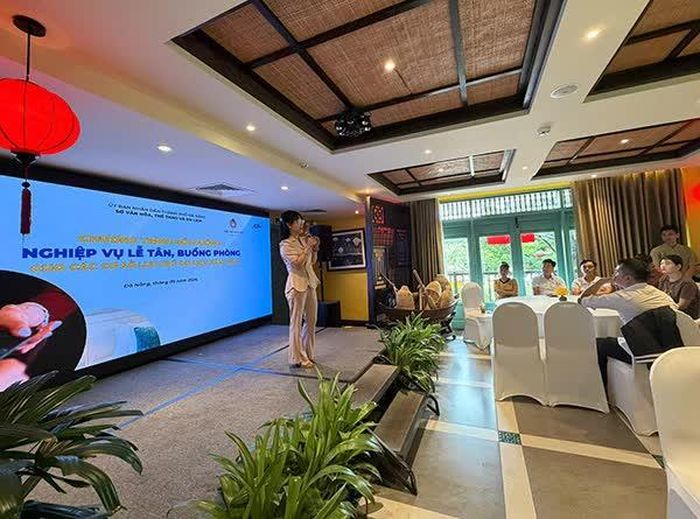 Bà Lê Thị Ái Diệp phát biểu tại chương trình.