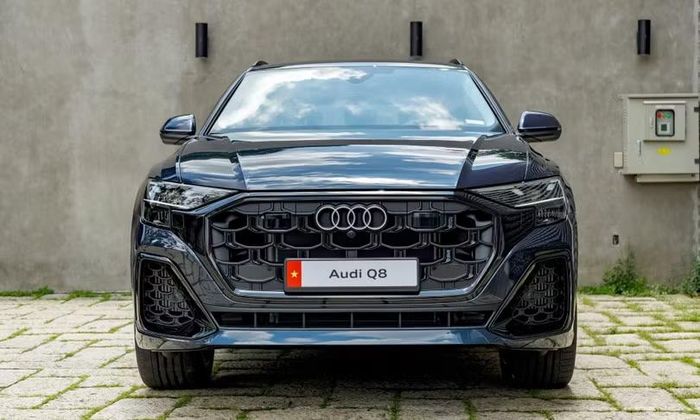 Audi Q8 đời 2024 đang được chào bán với mức giảm khoảng 400 triệu đồng, đưa giá thực tế xuống còn khoảng 3,8 tỷ đồng. Ảnh: Audi.