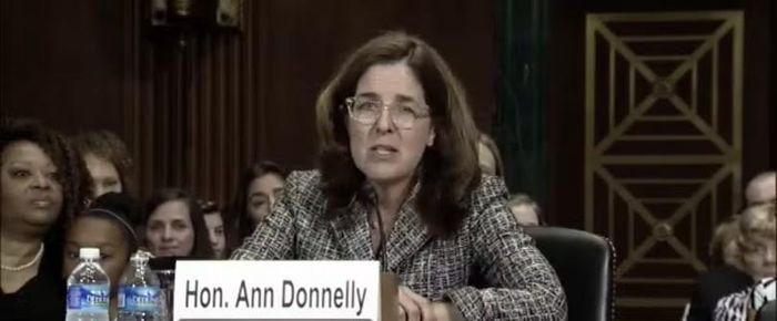 Thẩm phán Ann Donnelly, chủ tọa phiên tòa. Ảnh: Wiki,