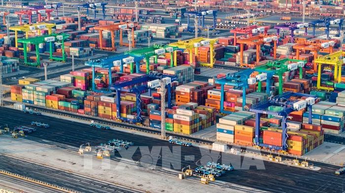 Quang cảnh cảng hàng hóa ở Thiên Tân, Trung Quốc. Ảnh: THX/TTXVN