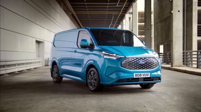 Ford Transit Custom và Tourneo Custom thuộc diện triệu hồi ở nước ngoài song không bán tại Việt Nam. Ảnh minh hoạ
