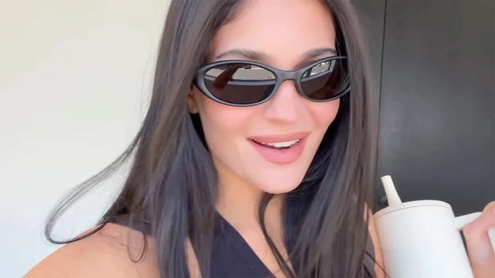 Người mẫu Kylie Jenner hé lộ những hình ảnh bên trong căn biệt thự đang được hoàn thiện.