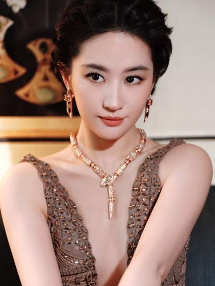 Lưu Diệc Phi ít khi trực tiếp tranh luận với những ý kiến trái chiều. 