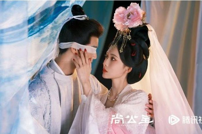 Thượng Công Chúa dẫn đầu với khoảng 3,8 triệu lượt đặt trước trên Tencent Video. Số liệu công khai ngày 20/8 từng ghi nhận phim đạt 3,702 triệu lượt và đứng đầu nhóm dự án được theo dõi trên ba nền tảng lớn. Phim quy tụ Lý Quân Duệ và Mạnh Tử Nghĩa, kể câu chuyện giữa Mộ Vãn Dao - công chúa hoàng gia và Ngôn Thượng - chàng trai xuất thân bình dân nhưng tài trí hơn người. Không chỉ gây chú ý bởi nguyên tác nổi tiếng, Thượng Công Chúa còn được kỳ vọng nhờ màn tái hợp của Lý Quân Duệ và Mạnh Tử Nghĩa. Những hình ảnh hậu trường, tạo hình cổ trang và tương tác của cặp đôi liên tục trở thành chủ đề được khán giả bàn luận.