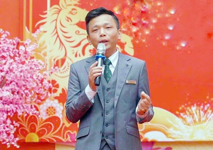 Thầy Lê Hoài Quân, Hiệu trưởng trường THCS Cát Linh (Hà Nội).
