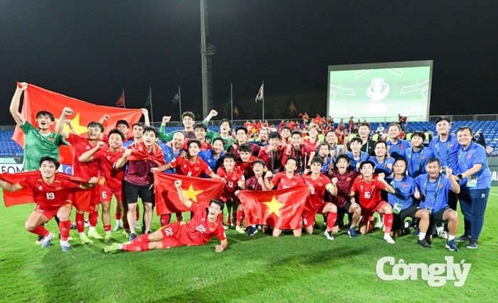 U23 Việt Nam và đội tuyển nữ Quốc gia phấn đấu giành vé vào tứ kểt Asiad 2026. Ảnh: VFF.