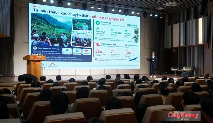 Các chuyên gia, diễn giả chia sẻ tại chương trình.