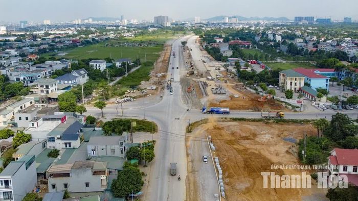 Dự án đại lộ Nam sông Mã giai đoạn 2 (từ phường Quảng Hưng cũ đến hết địa phận phường Quảng Tâm, thành phố Thanh Hóa cũ), nay là phường Quảng Phú được khởi công xây dựng vào tháng 4/2025. Đây là công trình giao thông nhóm B, cấp II, với tổng mức đầu tư hơn 1.400 tỷ đồng.