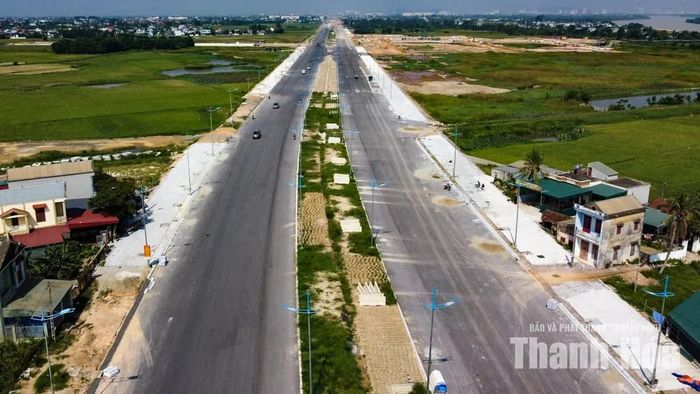 Theo hồ sơ thiết kế, đường có chiều rộng 67-77m, tổng mức đầu tư của 2 dự án gần 580 tỷ đồng, do Ban Quản lý dự án đầu tư xây dựng Sầm Sơn làm chủ đầu tư. Sau khi hoàn thiện, Đại lộ Nam sông Mã mở rộng thành 6 làn xe.