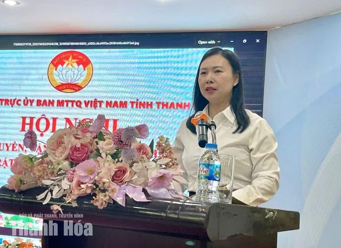 Phó Chủ tịch Ủy ban MTTQ tỉnh Nguyễn Thị Phương phát biểu khai mạc hội nghị.
