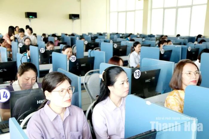 Học viên thực hành trên máy tính các nội dung được tập huấn.