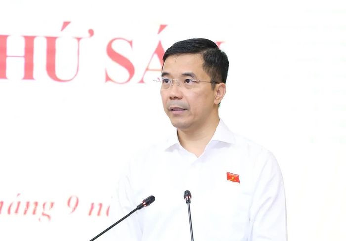 Phó Bí thư Thường trực Tỉnh ủy, Chủ tịch HĐND tỉnh Nguyễn Hồng Phong phát biểu bế mạc kỳ họp.
