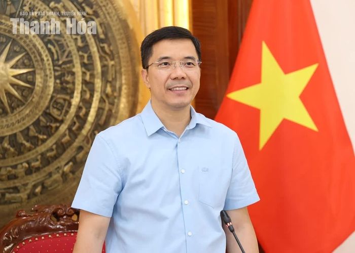 Phó Bí thư Thường trực Tỉnh ủy Nguyễn Hồng Phong phát biểu tại hội nghị.