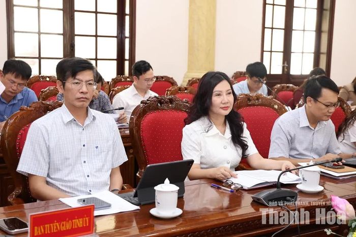 Các đại biểu dự tại hội nghị.