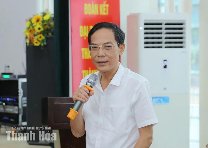 Phó Chủ tịch UBND tỉnh Đầu Thanh Tùng phát biểu tại buổi làm việc.