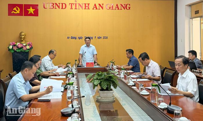 Quang cảnh cuộc họp.