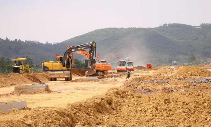  San lấp mặt bằng Khu công nghiệp Song Mai - Nghĩa Trung. 
