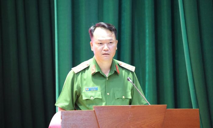  Đại tá Nguyễn Hữu Bình, Phó Giám đốc Công an tỉnh, Phó Trưởng Ban Chỉ đạo 138 tỉnh, Trưởng Ban Tổ chức cuộc thi phát biểu tại hội nghị. 