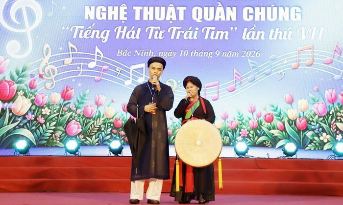  Một tiết mục Quan họ được biểu diễn tại Liên hoan. 