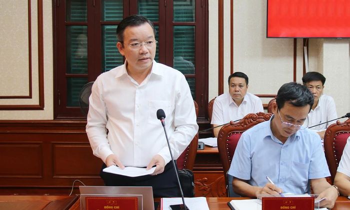 Đồng chí Đỗ Tuấn Sơn, Bí thư Đảng ủy phường Từ Sơn phát biểu tại buổi làm việc.