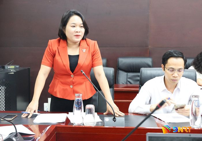 Trưởng ban Tuyên giáo Thành ủy Huỳnh Thị Thùy Dung phát biểu tại cuộc họp. Ảnh: NGỌC HÀ