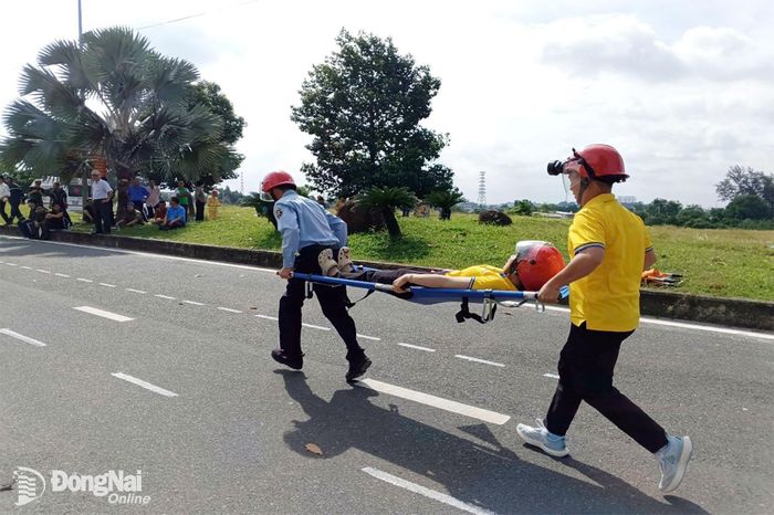 Các vận động viên bước vào phần tranh tài tại Hội thao.