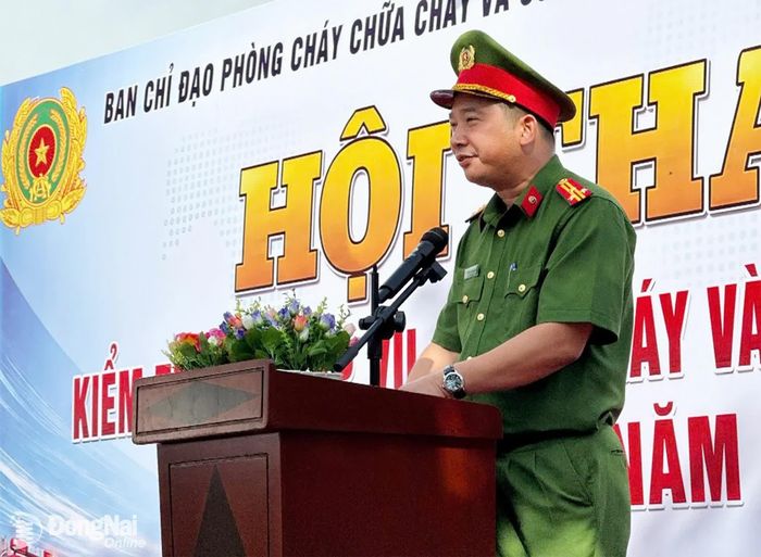 Thượng tá Nguyễn Đình Long Phó Trưởng phòng Cảnh sát PCCC và CNCH phát biểu bế mạc tại Hội thao.
