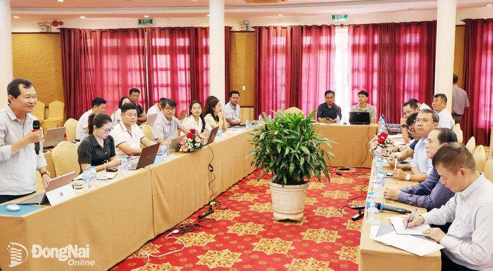 Đại diện các cơ quan Báo và Phát thanh, Truyền hình tham gia trao đổi tại hội thảo. Ảnh: Nguyệt Hà