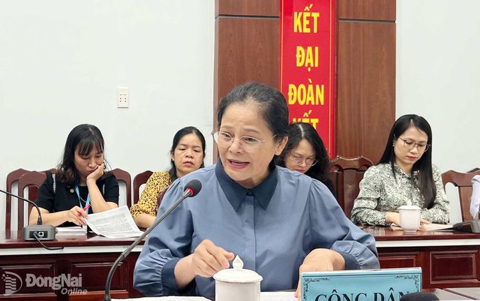 Bà Nguyễn Thị Vân trình bày ý kiến tại buổi tiếp công dân. Ảnh: Kim Liễu