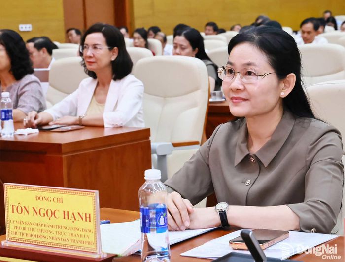 Ủy viên Trung ương Đảng, Phó Bí thư Thường trực Thành ủy, Chủ tịch HĐND thành phố Tôn Ngọc Hạnh dự hội nghị. Ảnh: Công Nghĩa