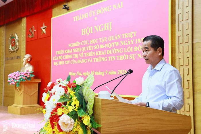 Phó Bí thư Thành ủy, Trưởng ban Tổ chức Thành ủy Thái Bảo phát biểu tại hội nghị. Ảnh: Công Nghĩa