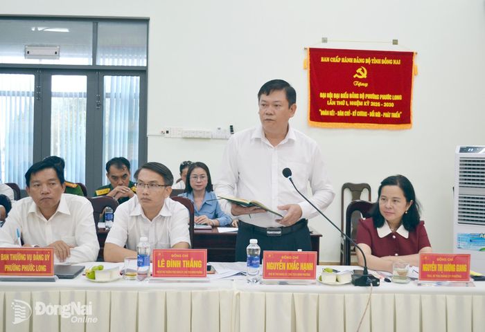 Phó Bí thư Đảng ủy, Chủ tịch UBND phường Phước Long Nguyễn Khắc Hạnh phát biểu tại buổi làm việc. Ảnh: Phương Hằng