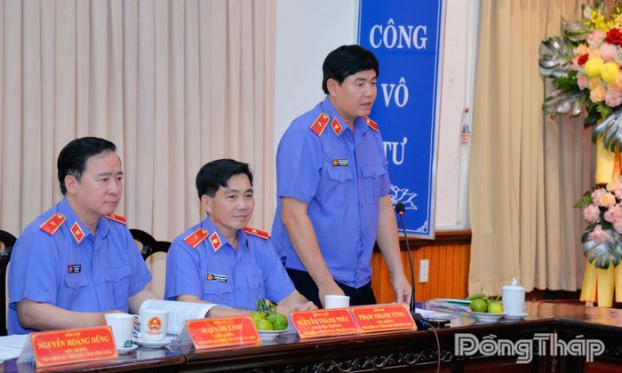 Đồng chí Phạm Thanh Từng, Viện trưởng Viện Kiểm sát nhân dân tỉnh phát biểu tại hội nghị.