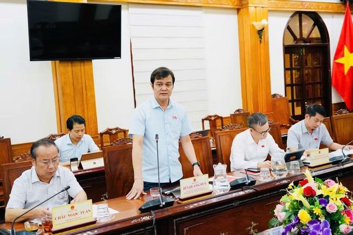 Ông Bùi Quang Huy - Ủy viên Ban Chấp hành Trung ương Đảng, Phó Chủ tịch Ủy ban Trung ương MTTQ Việt Nam, Bí thư thứ nhất Trung ương Đoàn TNCS Hồ Chí Minh, thành viên Đoàn giám sát phát biểu tại buổi giám sát. Ảnh: N.H