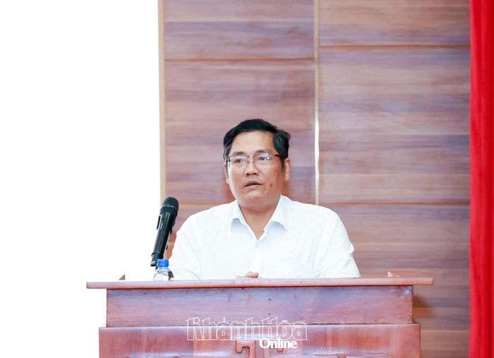 Lãnh đạo Sở Nội vụ trao đổi các nội dung liên quan đến chế độ chính sách cho các tổ chức chính trị xã hội.