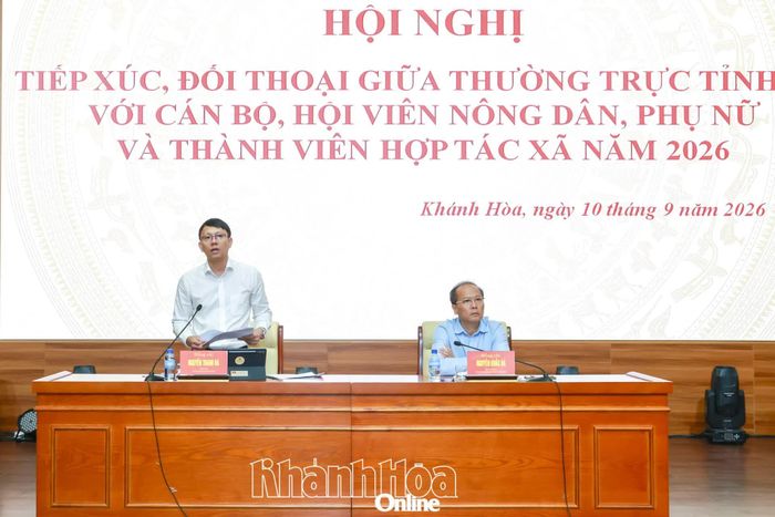 Phó Chủ tịch UBND tỉnh Nguyễn Thanh Hà điều hành hội nghị.