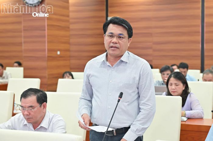 Lãnh đạo Sở Nông nghiệp và Môi trường giải trình về mức tăng trưởng của ngành.