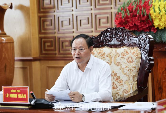 Đồng chí Lê Minh Ngân - Bí thư Tỉnh uỷ, Chủ tịch HĐND tỉnh phát biểu kết luận cuộc họp. 