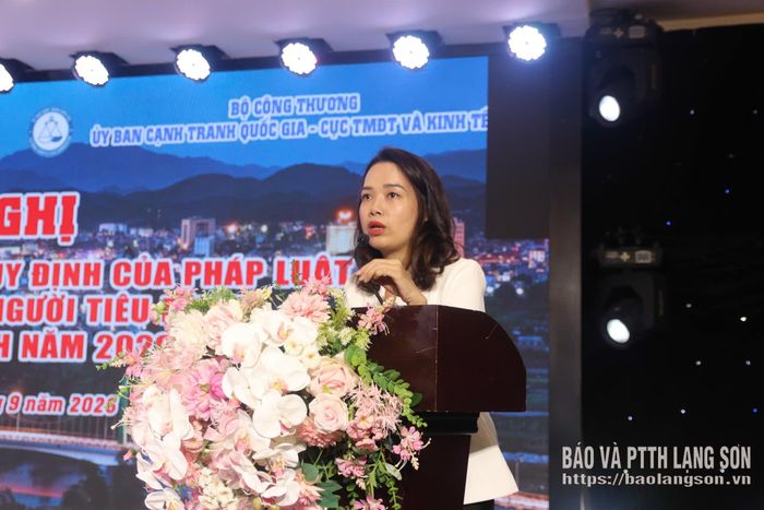 Báo cáo viên Ủy ban cạnh tranh Quốc gia, Bộ Công Thương truyền đạt nội dung về Bảo vệ Quyền lợi người tiêu dùng