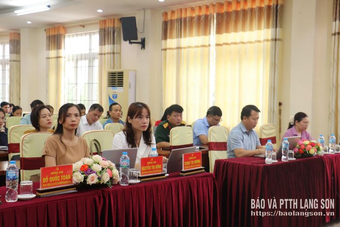 Các đại biểu tham dự hội nghị