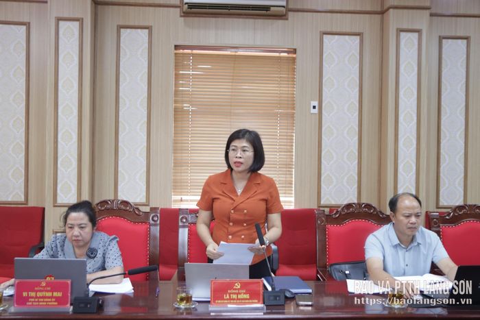 Lãnh đạo UBND phường Kỳ Lừa báo cáo kết quả thực hiện chương trình phát triển nông nghiệp trên địa bàn