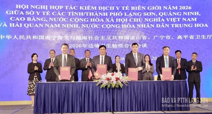 Lãnh đạo Sở Y tế các tỉnh: Lạng Sơn, Quảng Ninh, Cao Bằng (Việt Nam) và Hải quan Nam Ninh (Trung Quốc) ký Biên bản hợp tác kiểm dịch y tế biên giới năm 2026