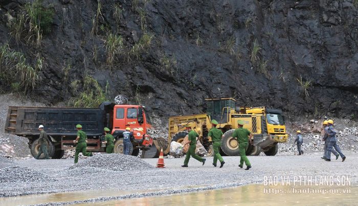 Các lực lượng tiếp cận hiện trường, triển khai CNCH trong tình huống giả định
